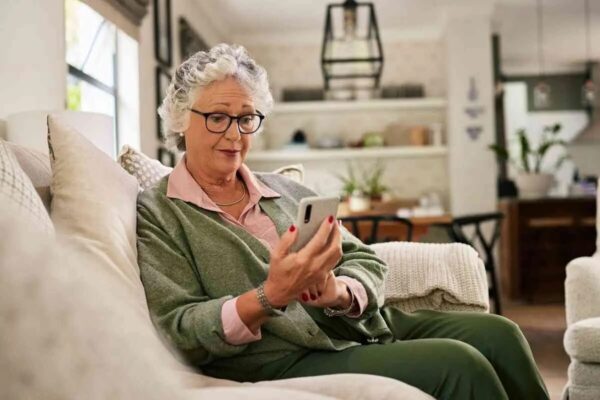 スマホ認知症とは何か　目と脳を休ませる食養生と生活習慣