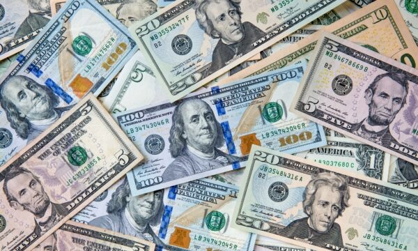 原油高とドル高、アジア通貨に二重苦　イラン情勢緊迫で防衛難航