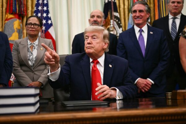 トランプ大統領　米イラン合意が最終段階 欧州で数日内署名へ