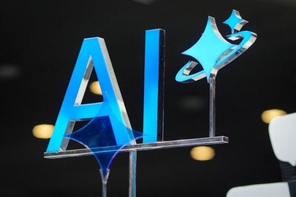 AIが数か月でサイバー防御を突破する恐れ　ファイブアイズ機関が警告