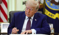 トランプ氏　政府高官ポスト8千件を再分類　解雇を容易に