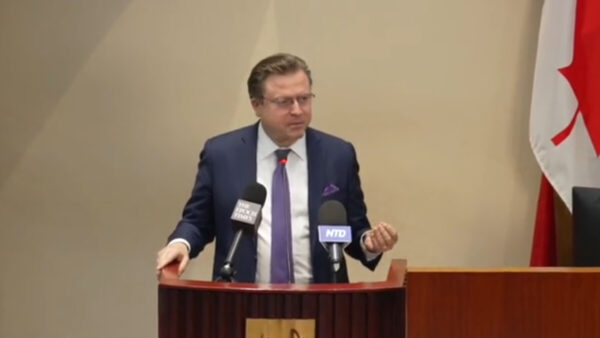 大紀元編集者が中共の臓器収奪の周知訴え　『国家の臓器』のカナダ上映会で登壇