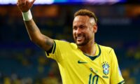 ネイマール　981日ぶりにブラジル代表復帰　ファン総立ち　涙する姿も