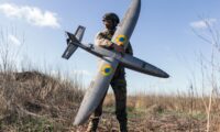 「完璧主義」からの脱却とスピード調達　防衛装備庁「迎撃ドローン早期取得プログラム」の内実