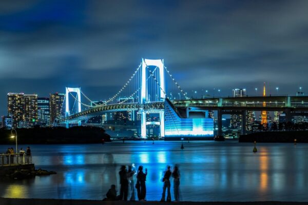 中国はいかに日本の株式市場へ侵入し　企業の技術と産業機密に接近したのか