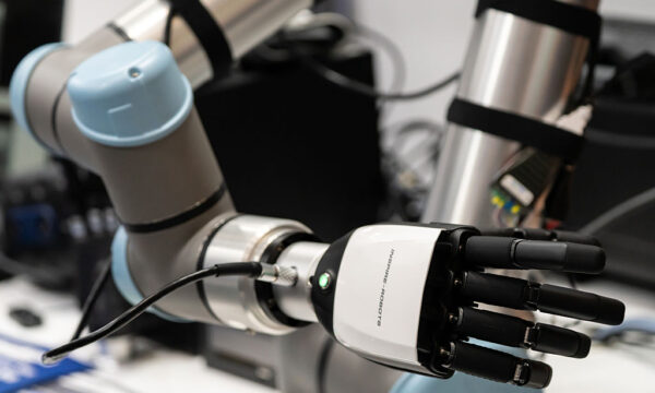 触覚を持つ生成AIロボットへ　経産省・NEDO「GENIAC」に川崎重工らの製造現場データ構築事業が採択