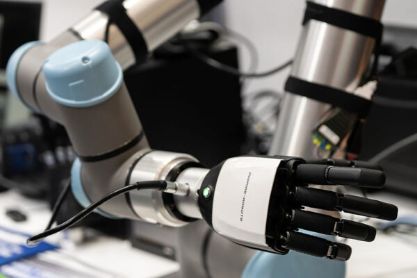 触覚を持つ生成AIロボットへ　経産省・NEDO「GENIAC」に製造現場データ構築事業が採択