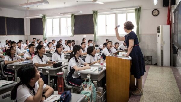 中国の公立中学　入学時に「親の車のブランド」まで調査
