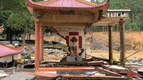 壊滅する街　しかし「神をまつる祠」だけは無傷　中国で相次ぐ不思議な現象