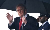 トランプ氏「全て把握」　イラン「ピックアックス山」を厳重監視　攻撃示唆も
