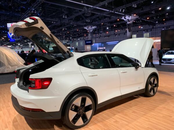 米自動車業界　中国製通信部品の排除急ぐ　コネクテッドカー規制に対応