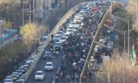イラン国民の不満限界に　国民の8割超が食料不足に直面