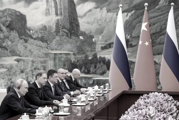 中露「準軍事同盟」化に警戒　ロシア軍将官が中国で秘密訓練か