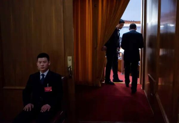 中国共産党　同日8幹部を一斉調査　党大会前に粛清加速か