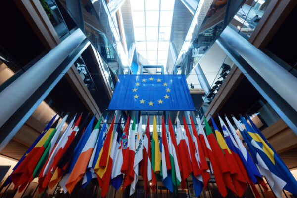 EU対中貿易赤字が急拡大　輸入制限・関税強化の可能性と10月期限