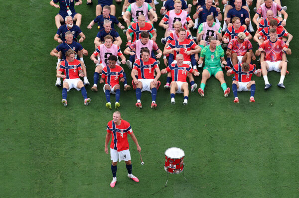 W杯  ノルウェー三軍が応援動画　「バイキング・ローイング」が大反響