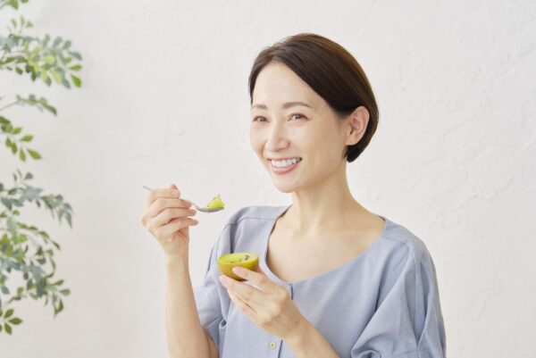 糖質制限で白米や果物をやめる必要はない？　血糖値を整える食べ方