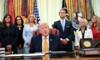 トランプ氏　イランに「斬首作戦」を警告　「合意への最後の機会」