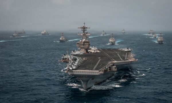 トランプ氏「イラン政権は極めて偽善的」　米軍は海峡封鎖を継続