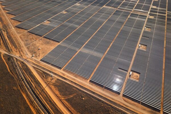 太陽光パネルのリサイクル　豪州の次の10億ドル産業に　業界トップが制度改革を提言