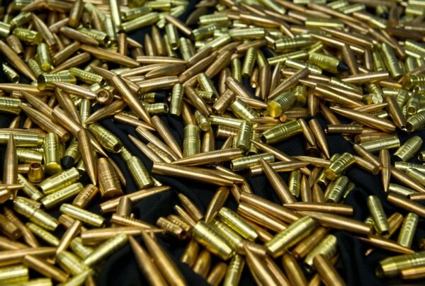 タイでの交通事故から地下武器庫が発覚　中国人男性に禁錮46年の判決