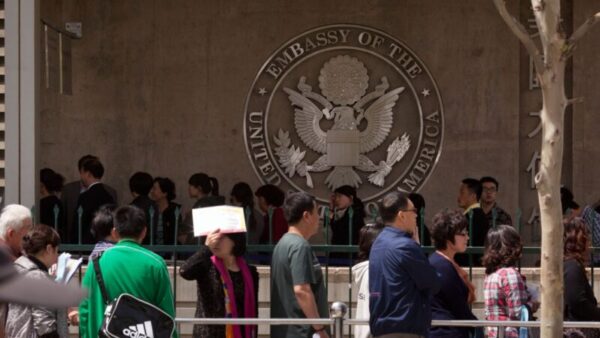 米ビザ審査強化　過去5年のSNSもチェック　中国で慌てて「反米投稿」削除する人相次ぐ