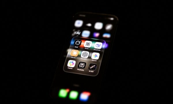 「ちょっと読んで」が危ない　中国でAI悪用の新手詐欺