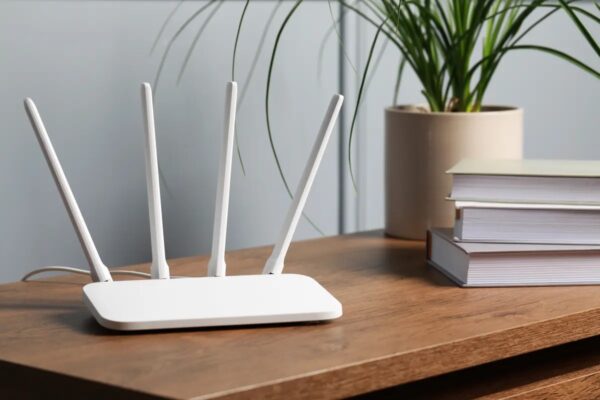 中国製ルーター20機種超にバックドア　35秒ごとに中国登録ドメインと通信