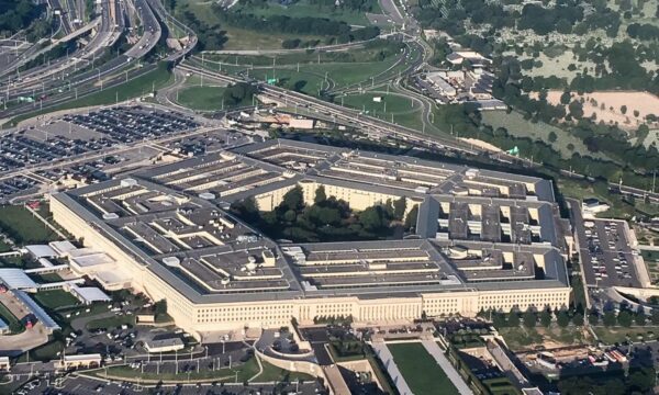米軍の精密誘導ミサイル在庫が大幅減か　ホワイトハウス「弾薬は十分」