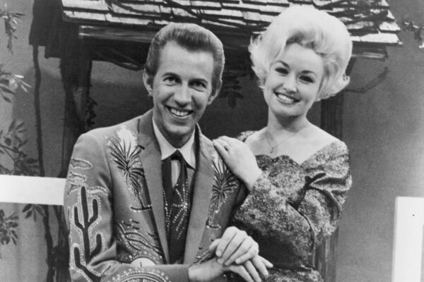 「カントリーの女王」ドリー・パートン逝去　貧しい山の子から世界の星へ