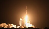 スペースXのロケット残骸　月に衝突　NASA確認