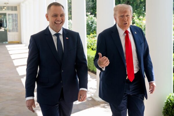 トランプ氏　ポーランドへの米陸軍基地設置で「大きな進展」と発表