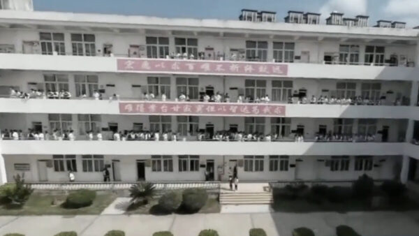 中国・福建省で学生千人超が校内でデモ　学校への抗議相次ぐ