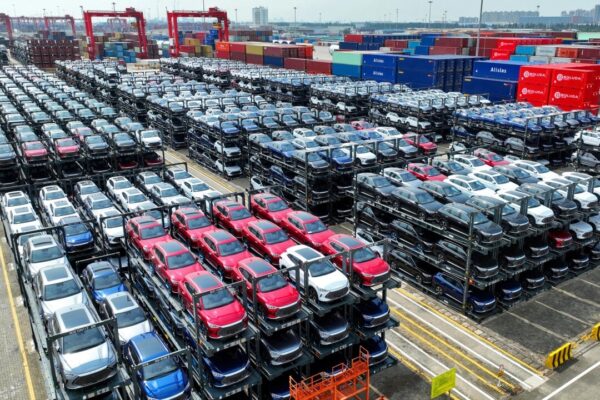 世界最速で高齢化する中国EV市場　中古買取拒否とバッテリー問題の行方