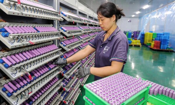 中国の蓄電池バブルに黄信号　供給過剰で価格競争激化へ