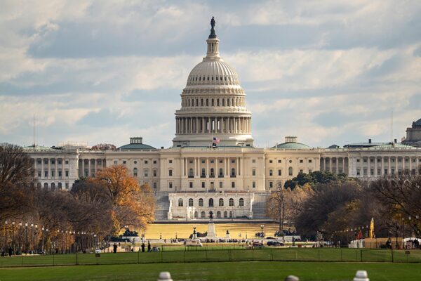 習近平訪米前　米議会が対中圧力　人権・AI・半導体で公聴会相次ぐ