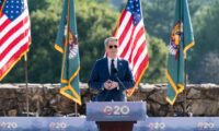 「イラン政権から距離を置け」米財務長官　支援国・企業に警告