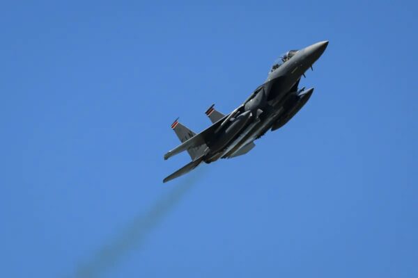 イランで撃墜されたF-15搭乗員　敵地での救出体験を明かす