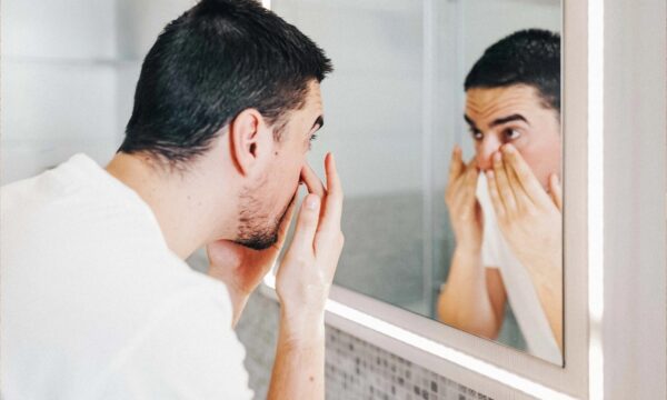 腎臓の不調は顔に出る？　見逃したくない変化と日常の養生法