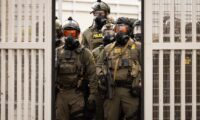 米　不法移民5万925人を先月逮捕　単月で過去最多