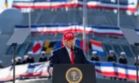トランプ氏 　66億ドル規模の大型造船所建設を発表