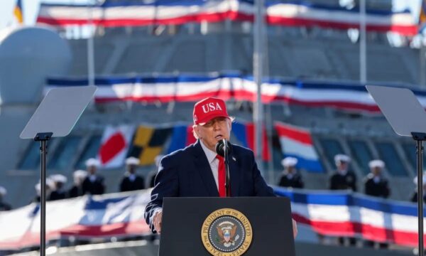 トランプ氏 　66億ドル規模の大型造船所建設を発表