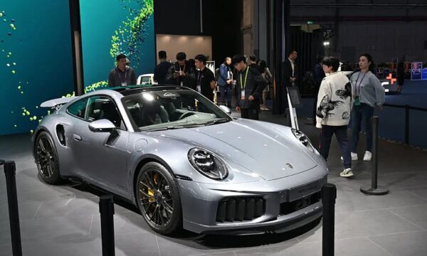 ポルシェ営業利益が大幅回復　中国市場への依存縮小　戦略転換が奏功か