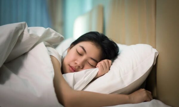 週末の寝坊はむしろ健康に良い？　4万人研究が示した適度な補眠の効果