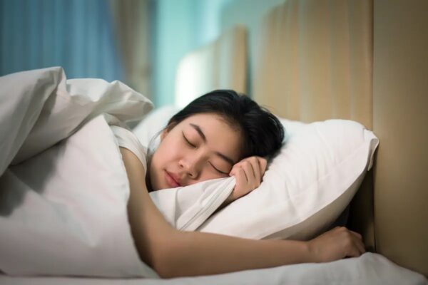 週末の寝坊はむしろ健康に良い？　4万人研究が示した適度な補眠の効果