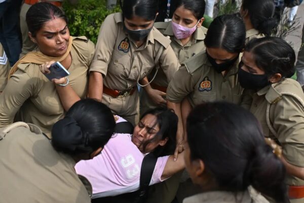 インドで選挙人名簿改訂に抗議続く　地下鉄6駅を閉鎖