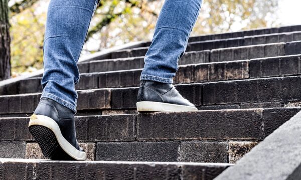 テンセントクラウド上のAIが想定外の行動　サイト防御回避　研究者とも対話